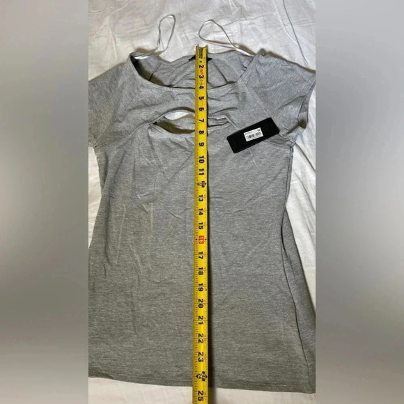 NWT-GUESS gray women's top Size: M - Picture 6 of 7